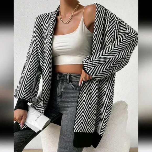 Chevron Pattern Lantern Sleeve Cardigan - Picture 1 of 5